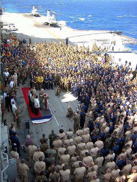 File:US Navy 060302-N-4880C-031 Commander, U.S. Pacific Command, Adm. William J. Fallon, visited the crew aboard the amphibious assault ship USS Essex (LHD 2) to thank them for helping to support recovery efforts following the Feb.jpg