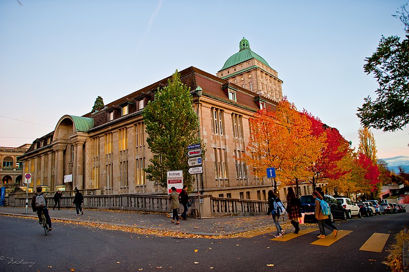 File:Uni Zurich - panoramio.jpg