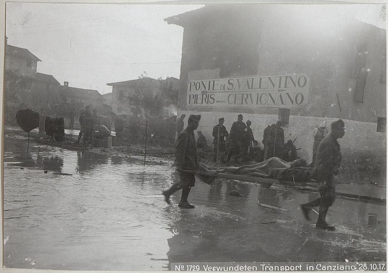 File:Verwundeten Transport in Canziano. 28.10.17. (BildID 15608530).jpg