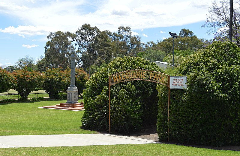 File:Warren Macquarie Park 001.JPG