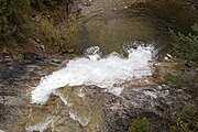 English: The Schronbach waterfall near the Sylvenstein reservoir. View to the lower part (below the street). Deutsch: Der Schronbach Wasserfall (nahe Sylvensteinspeicher). Blick auf die unteren Fallstufen (unterhalb der Straße).