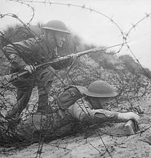 Infantry training at Western Command's weapon training school. Western Command training 1942.jpg