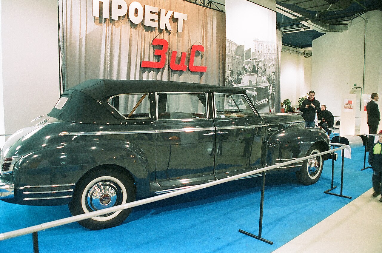 ZiS-110 at the Moscow International Motor Show 2003 2.jpg