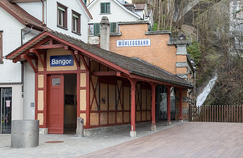 File:"Bangor", Talstation der Mühleggbahn in St. Gallen.jpg