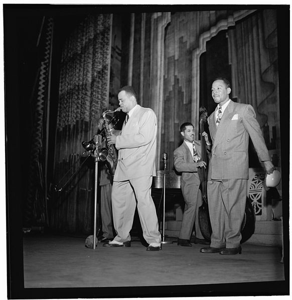 File:(Portrait of Arnett Cobb and Walter Buchanan, Apollo Theatre, New York, N.Y., ca. Aug. 1947) (LOC) (4843123369).jpg