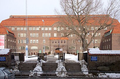 Vägbeskrivningar till Östra Reals Gymnasium med kollektivtrafik