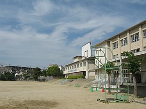 寝屋川市立第六中学校