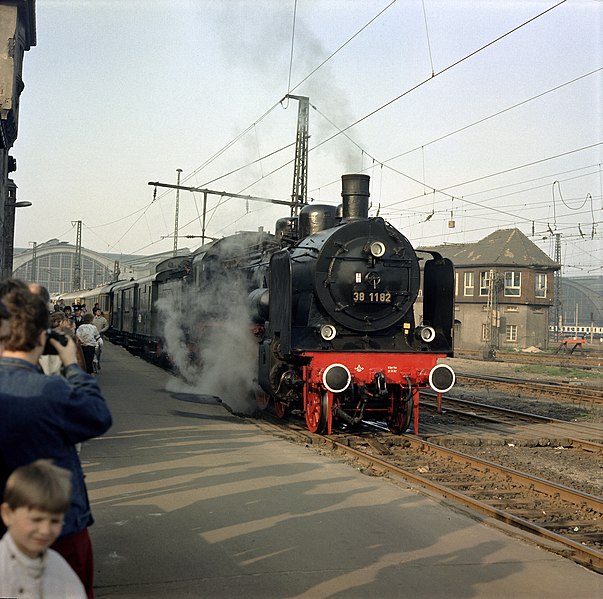 File:00 241 Bf Leipzig Hbf, 38 1182.jpg