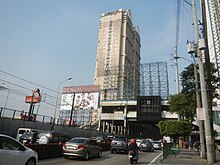 Boni station with GA Twin Tower on the background 02803jfForum Robinsons Cybergate Malls EDSA Boni Pioneer Woodlands Mandaluyong Cityfvf 19.jpg