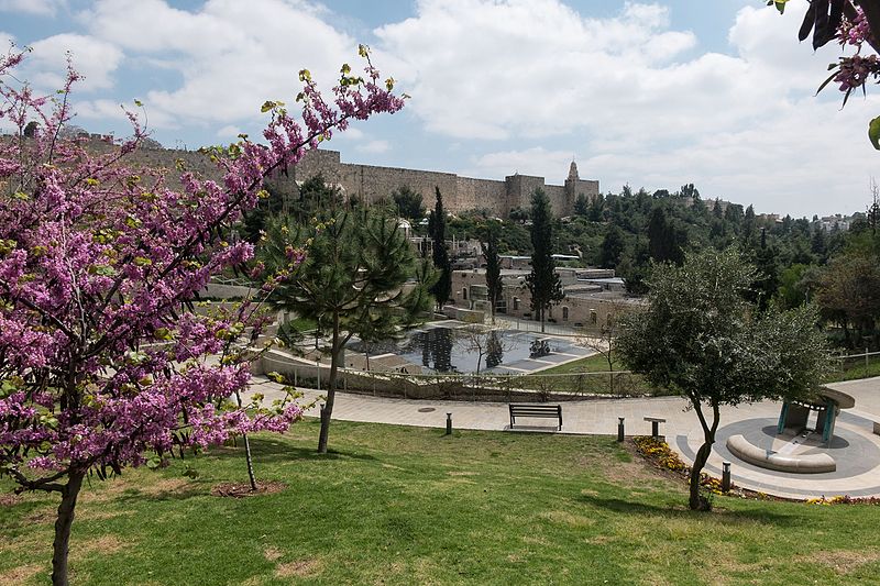 File:16-03-30-Jerusalem Mishkenot Sha’ananim-RalfR-DSCF7625.jpg