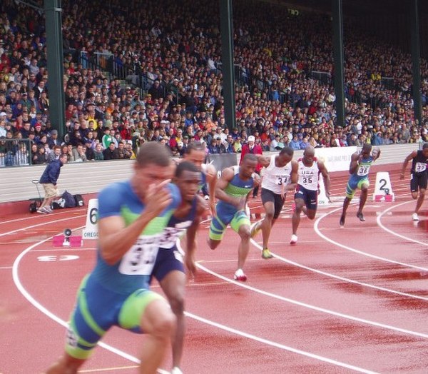 Start of the 200m during the 2006 edition