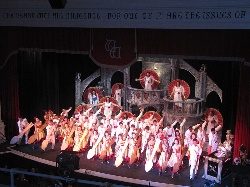 File:2010 Woodrow Wilson High School Dallas Musical Beauty and the Beast April 15,2010.JPG