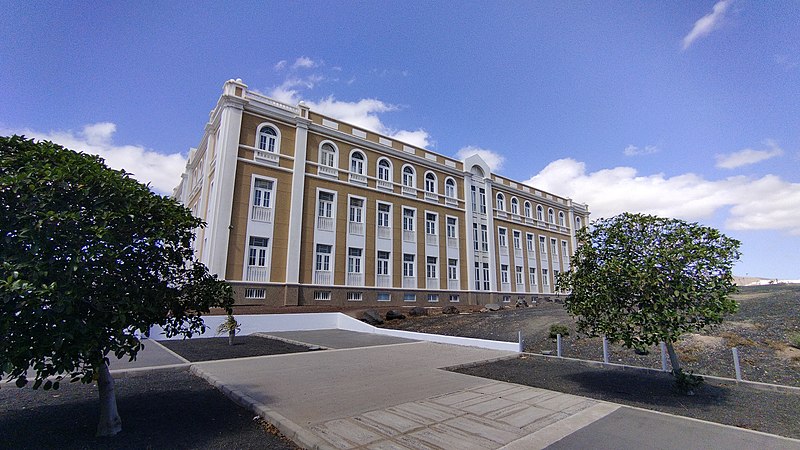 File:2021-09-18 Cabildo Insular de Lanzarote 03.jpg