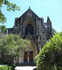 Synod Hall main entrance 401-499 Cathedral Pkwy - panoramio.jpg