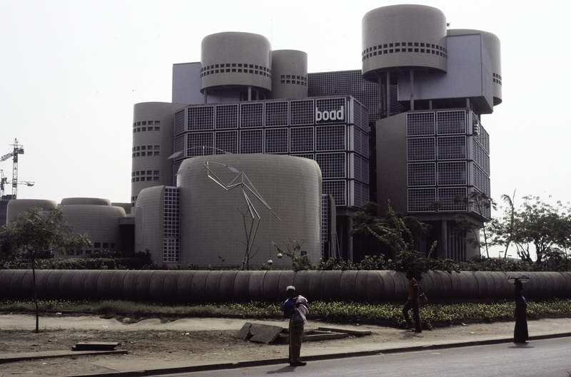 File:ASC Leiden - F. van der Kraaij Collection - 09 - 064 - Le siège moderne de la Banque Ouest-Africaine de Développement (BOAD) - Lomé, Togo - 1981.tif