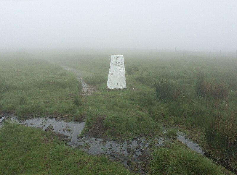 File:A welcome sight - geograph.org.uk - 4990348.jpg