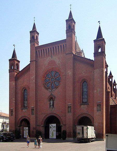 Alba Cathedral, façade