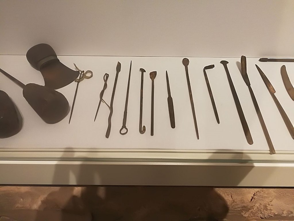 ancient egyptian medicine tools