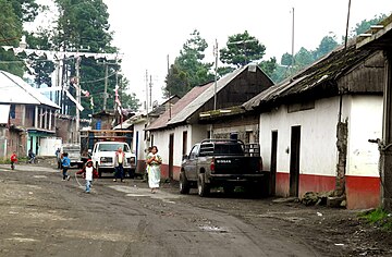 Fichier:Angahuan,_calle.jpg