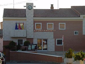 Ayuntamiento de Villanueva de Perales.jpg