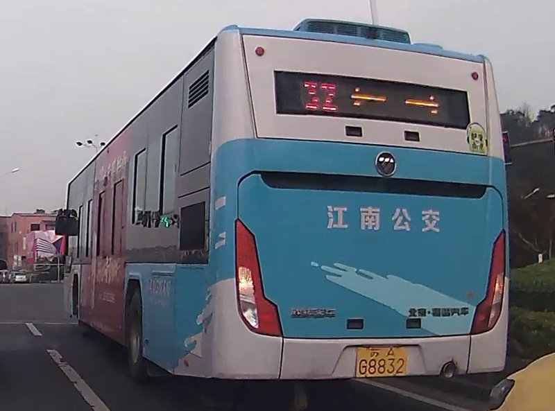 File:BJ6123C7BTD-1 on Nanjing Bus Line No.32.png