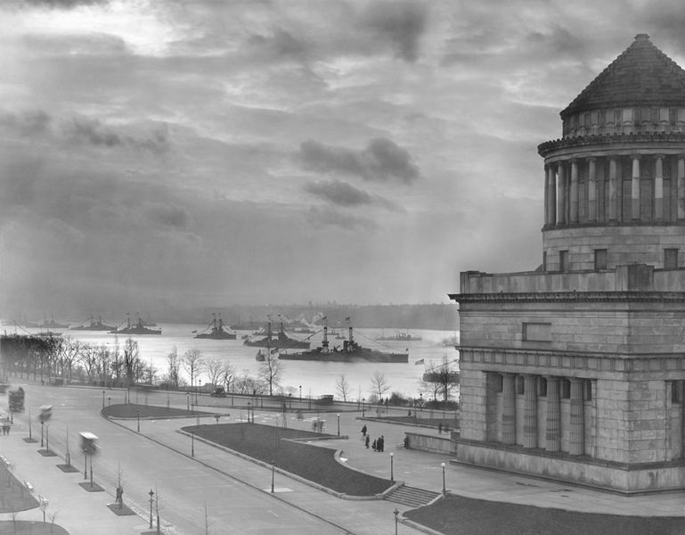 File:Battleships pass Grant's Tomb.JPG