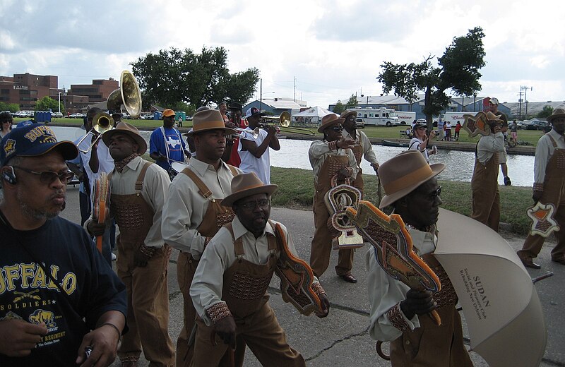 File:BayouSS07SoudanBandBayouDance.jpg