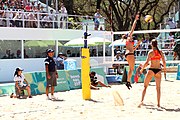 Deutsch: Beachvolleyball bei den Olympischen Jugendspielen 2018; Tag 9, 15. Oktober 2018; Mädchen, Viertelfinale: USA-Spanien 2–1 (21–19/17–21/15–9) English: Beach volleyball at the 2018 Summer Youth Olympics at 15 October 2018 – Girls Quarterfinals: USA-Spain 2–1 (21–19/17–21/15–9)