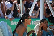 Deutsch: Beachvolleyball bei den Olympischen Jugendspielen 2018; Tag 8, 14. Oktober 2018; Mädchen, Achtelfinale – Mexiko-China 0:2 (15–21/16–21) English: Beach volleyball at the 2018 Summer Youth Olympics at 14 October 2018 – Girls Round of 16 – Mexico-China 0:2 (15–21/16–21)