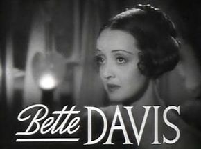 Bildbeschreibung Bette Davis in All This und Heaven Too Trailer.JPG.