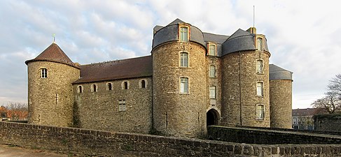 Zamek Aumont