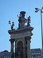 Català: Braser i Victòries. Pl. Espanya, Font de la Plaça Espanya (Barcelona). Escultor: Frederic Llobet. Arquitecte: Josep Maria Jujol. Material: bronze amb armadura de ferro forjat. 1928-1929. This is a photo of public art indexed in the cataloge Art Públic of Barcelona (Spain) under the code number 3803-4 (prefixed with territorial id: 08019/3803-4) Object location 41° 22′ 30.22″ N, 2° 08′ 56.94″ E  View all coordinates using: OpenStreetMap