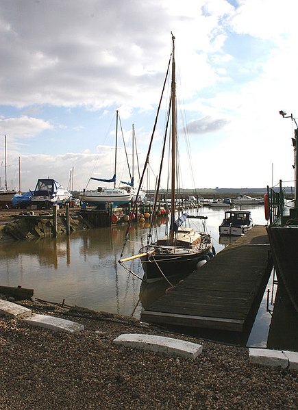 File:Bridgemarsh Marina - geograph.org.uk - 2151988.jpg