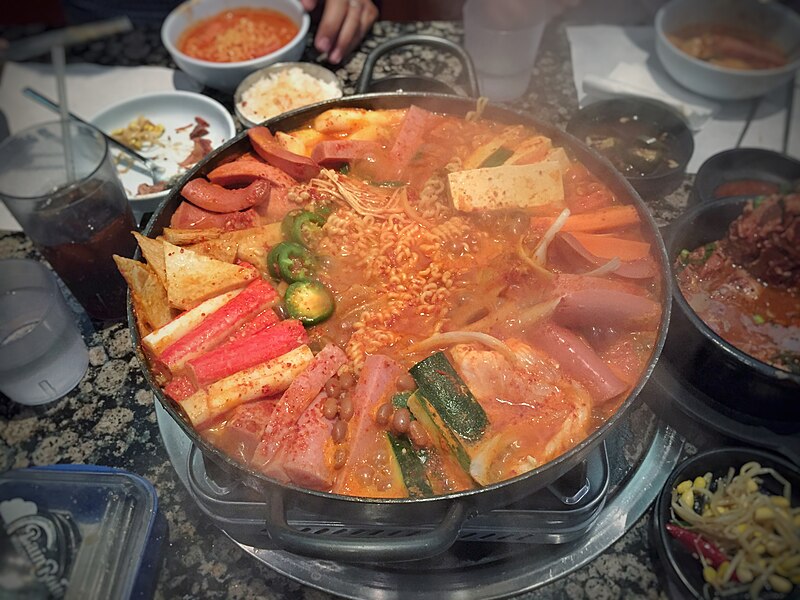 File:Budae jjigae (28048555734).jpg