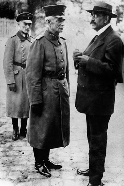 Walther von Lüttwitz (centre) and Gustav Noske (right), c. 1920