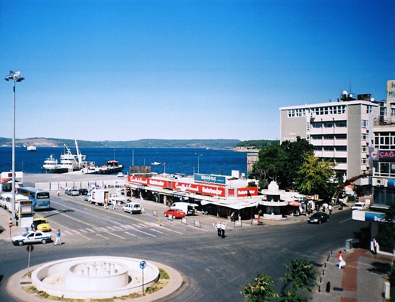 File:Canakkale harbour.jpg