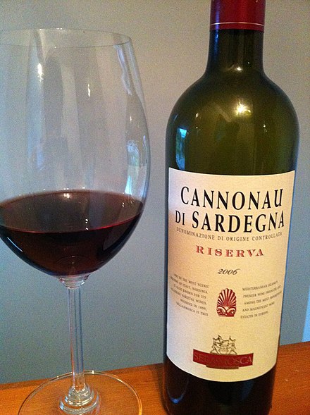 A glass of Cannonau