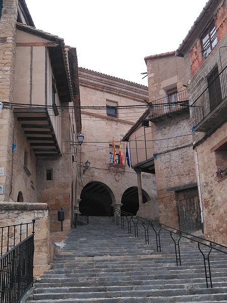 File:Casa de la vila de Mont-roig de Tastavins 02.jpg