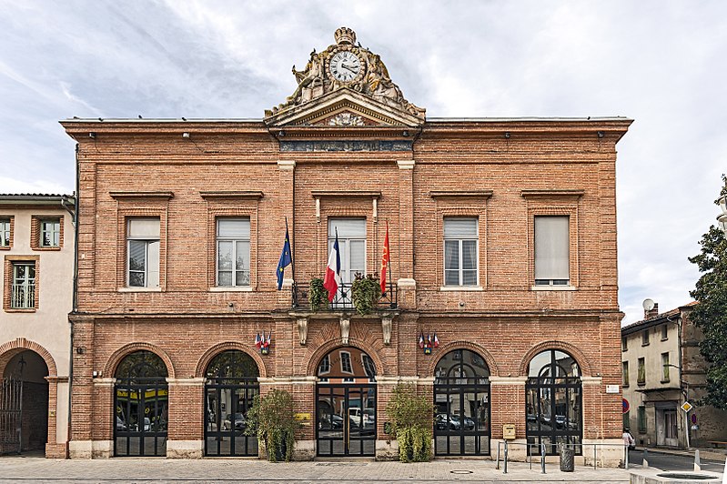 File:Castelsarrasin - Hotel de Ville.jpg