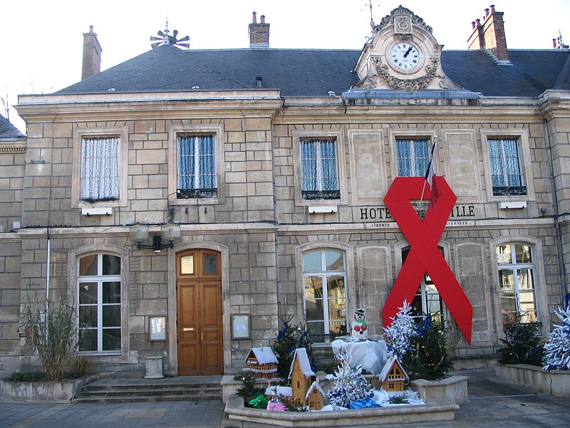 File:Chambly - Town hall.jpg