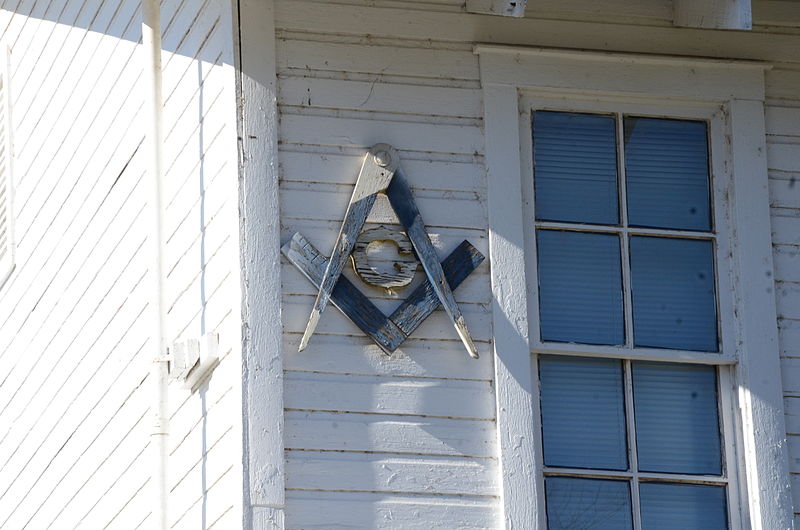 File:Chester Masonic Lodge and Community Building, Masonic Symbol on Side of Building.JPG