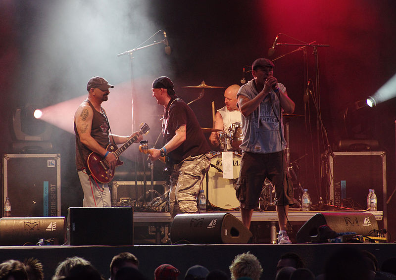 File:Cockney Rejects (Ruhrpott Rodeo 2013) IMGP5741 smial wp.jpg