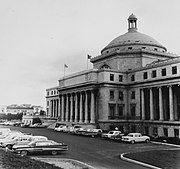 Collectie Nationaal Museum van Wereldculturen TM-20016544 Het Capitool in San Juan Puerto Rico Boy Lawson (Fotograaf).jpg