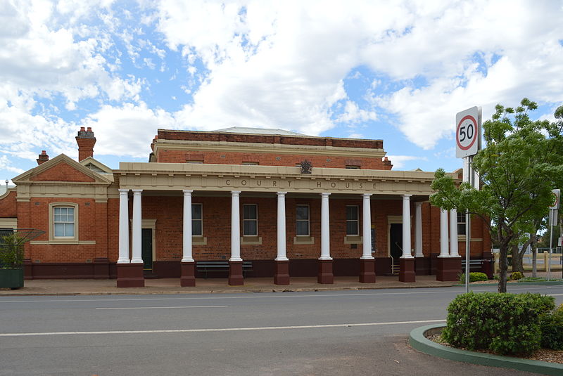 File:Condobolin Court House 005.JPG