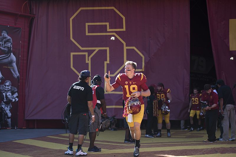 File:Conner Sullivan USC Football Senior Day 2015.jpg