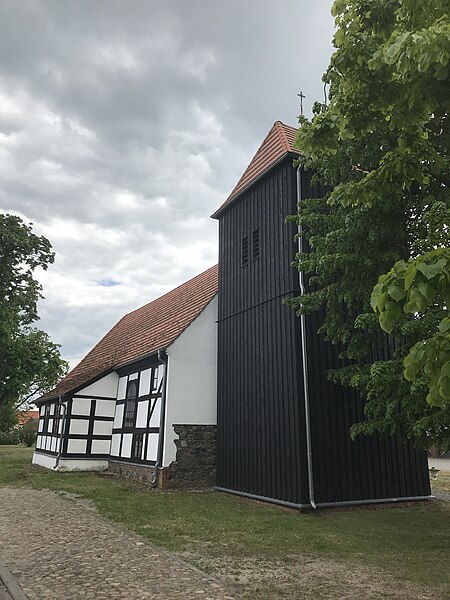 File:Dorfkirche Rietzneuendorf Nordwestansicht.jpg