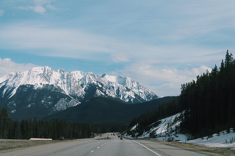 File:Drive towards Lake Louise.jpg