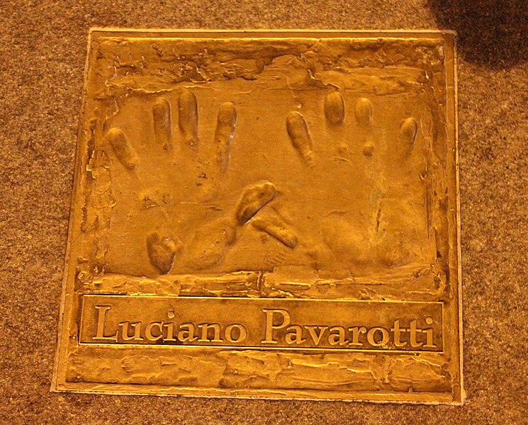 File:Dublin Gaiety Theatre Handprint Luciano Pavarotti.JPG