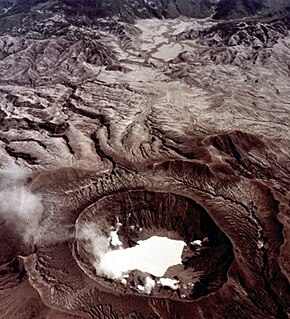 Lac de cratèr un mes après l'erupcion de 1982.