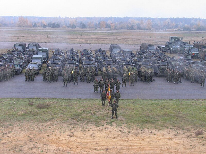 File:Exercises of Lithuanian army.jpg